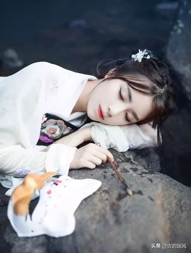 相思诗词大全100首,相思入骨的情话50字诗词