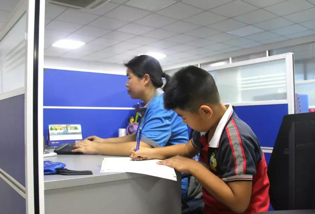 爸妈都在外面打工,父母都在上班怎么过