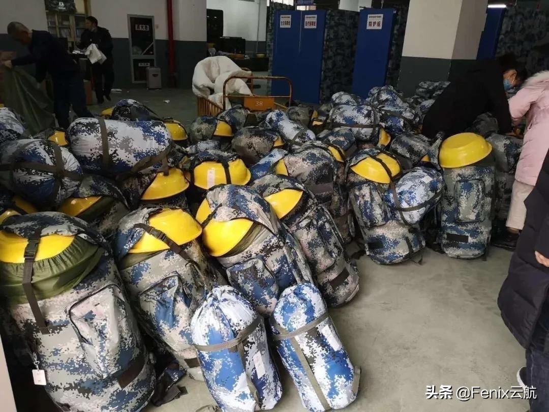 致敬最可爱的人:除夕夜,伊尔76满载解放军驰援武汉