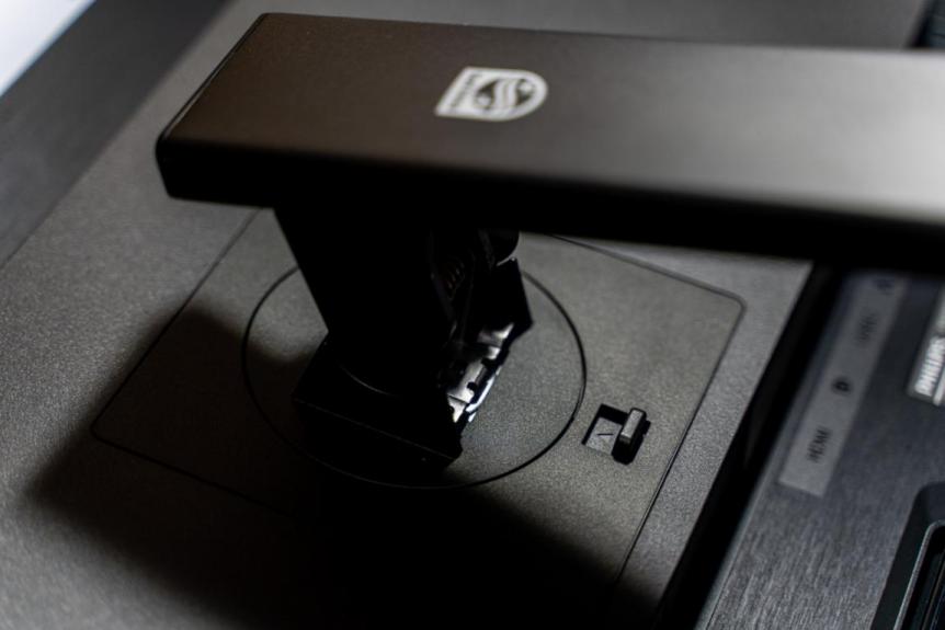 给笔记本电脑配的显示屏,飞利浦显示器哪款适合修图