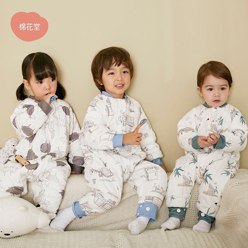 穿了睡袋宝宝不舒服,宝宝穿睡袋里面还穿衣服不