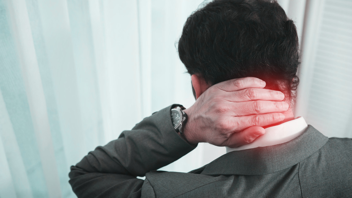 颈椎盘突出压迫硬膜,颈椎间盘突出压迫硬膜囊严重吗