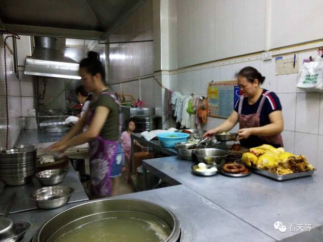 一碗难忘的越南鸡肉粉,在外地的南充人想念家乡米粉