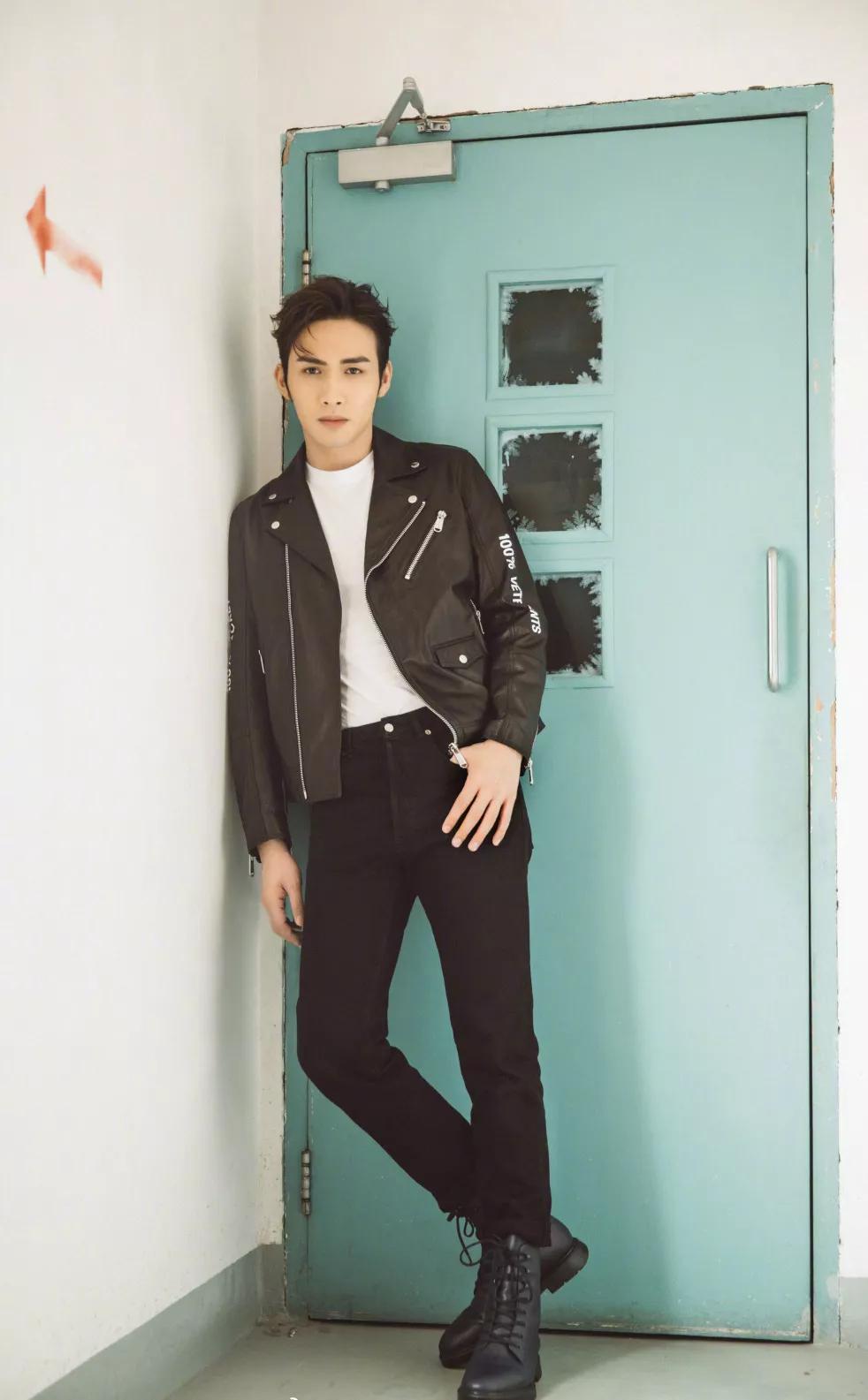 穿马丁靴的男人到底有多帅,穿着最舒服的马丁靴男