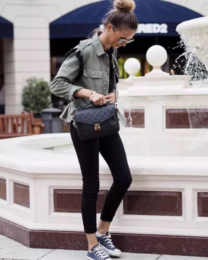 lv和chanelysl (ysl niki与lv邮差包哪个值得入手)