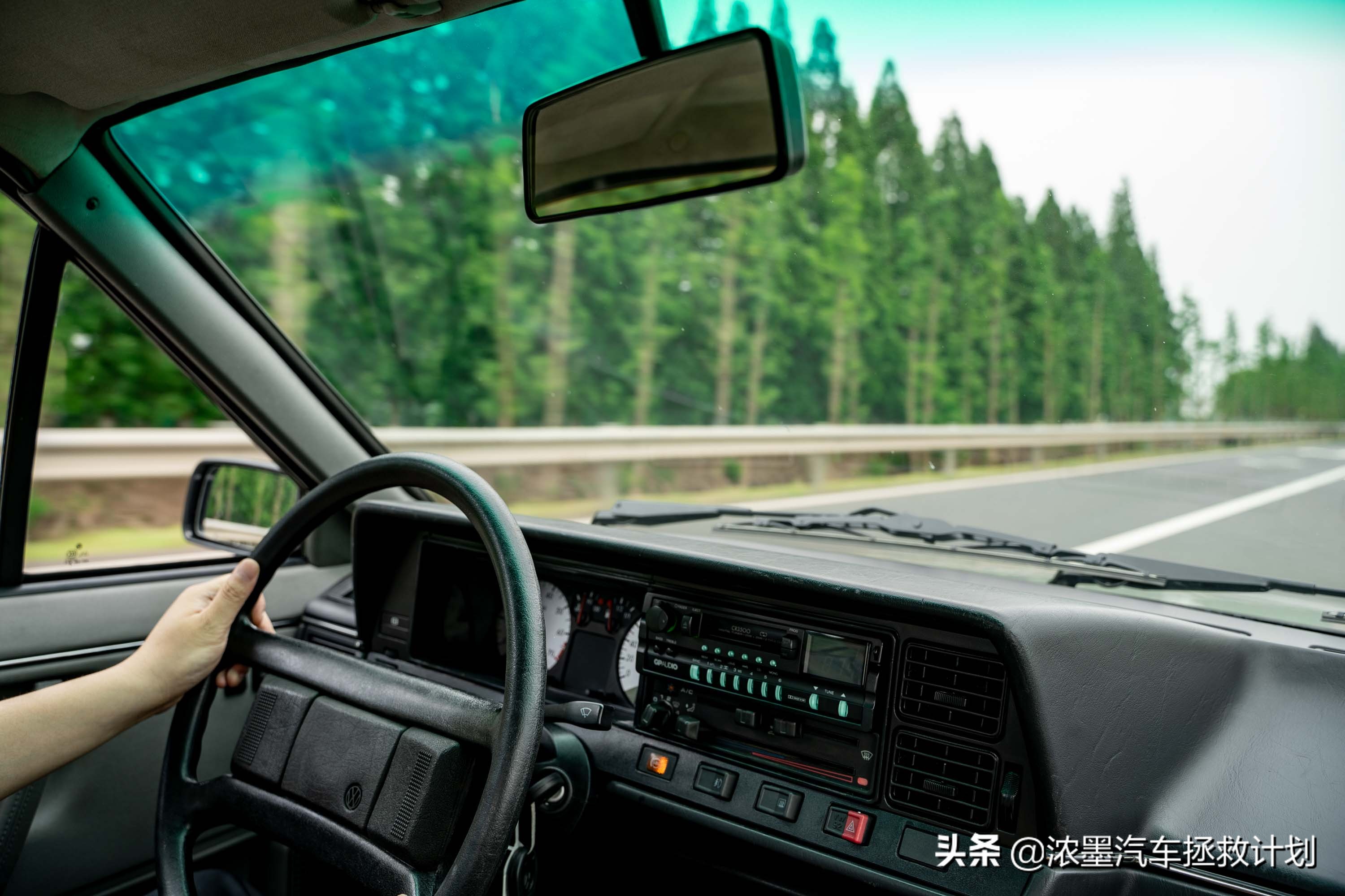 「妙手生花」重建一台战损级桑塔纳，带给它历经千般后的华丽重生