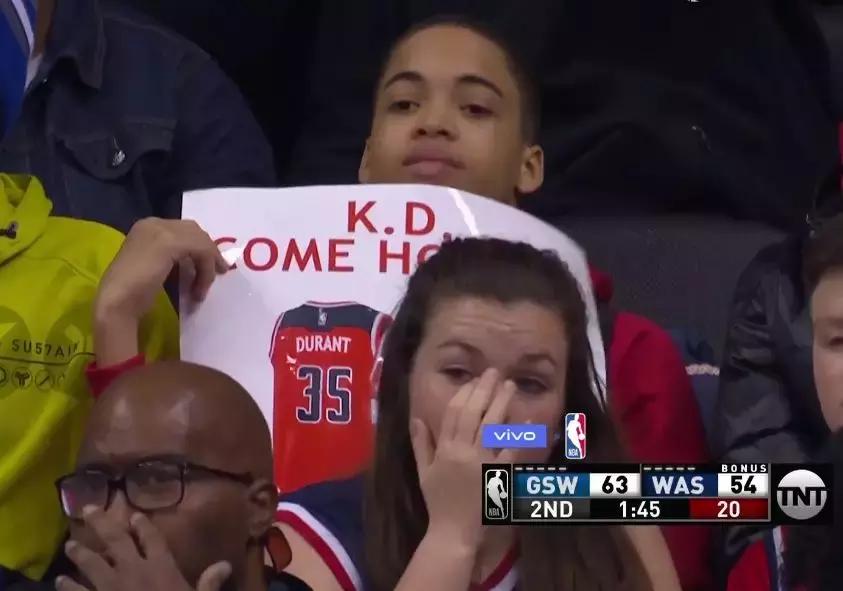 考神打杜兰特完整视频,考神给库里汤普森杜兰特传球