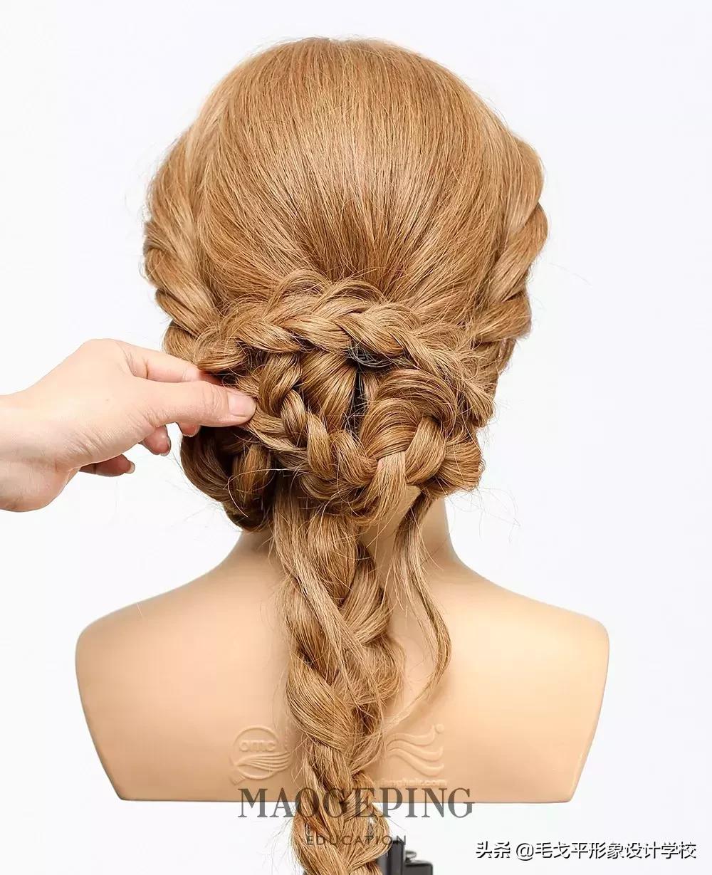 适合所有女士脸型的发型,适合发髻高的发型