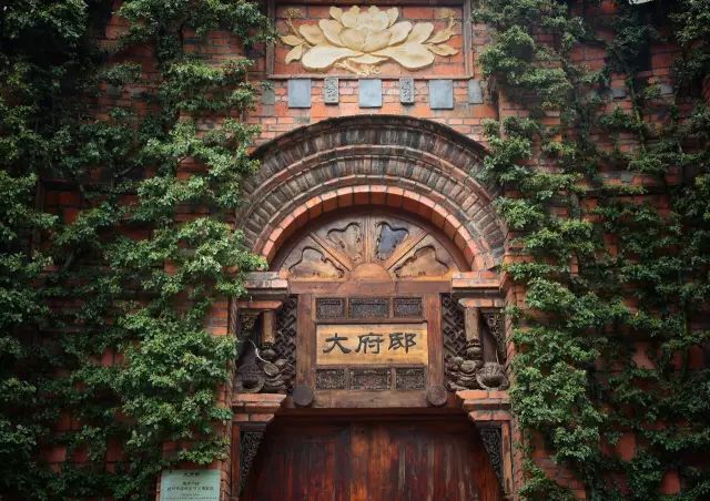 成都哪个学校是4a级景区,四川成都5a级景区学校