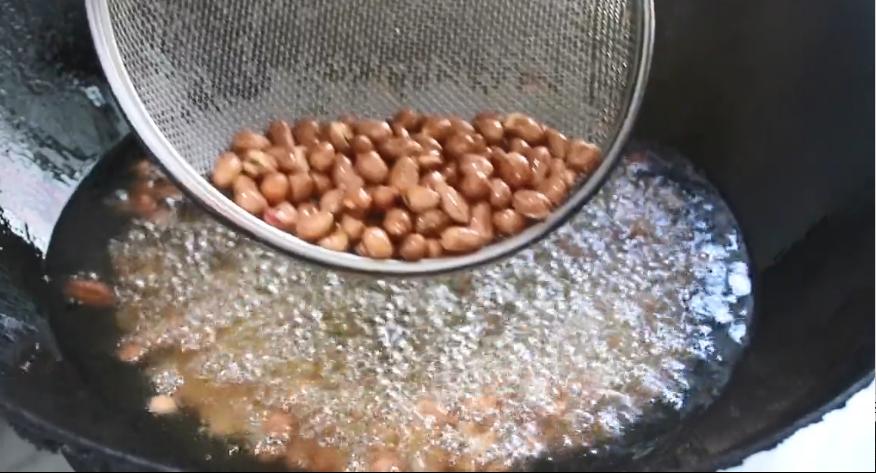 油炸花生米炸得糊了怎么办,为什么油炸花生米凉了更脆
