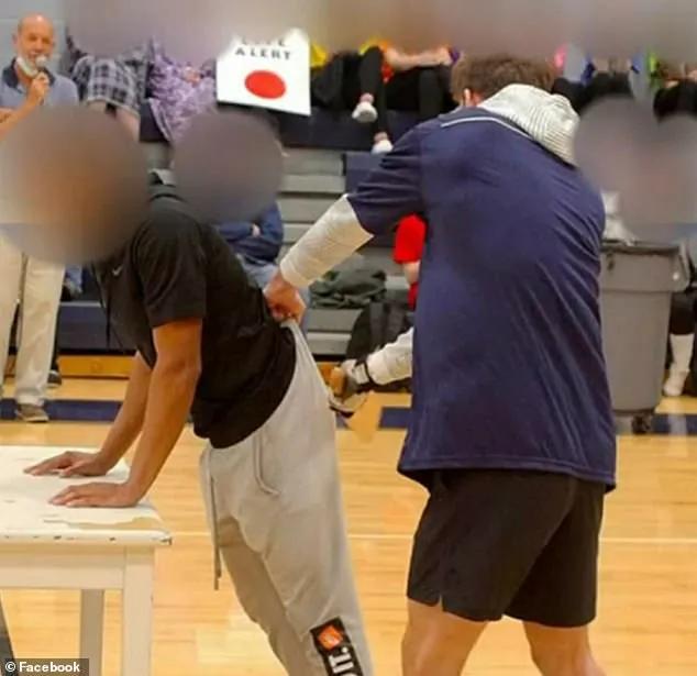 美国学校办另类活动被批,美国学校校长跳舞