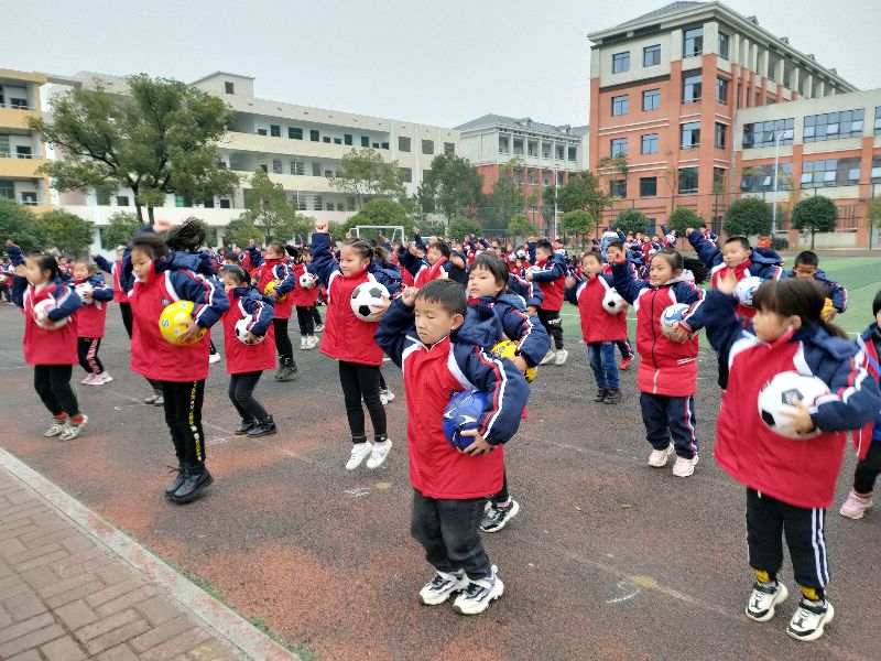 阳光成长快乐生活,阳光锻炼快乐成长