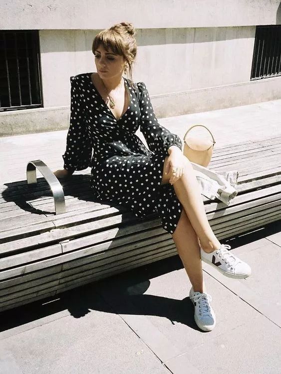 人生处处是陷阱,人生处处是陷阱只有躲起来最安全