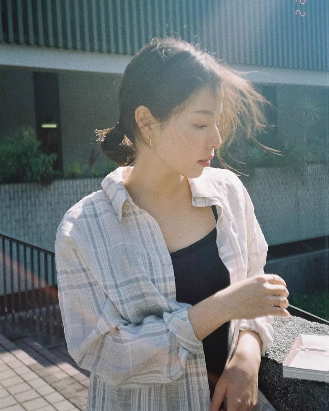 夏季穿亚麻的衣服好还是纯棉的好,夏天穿亚麻舒服还是棉舒服