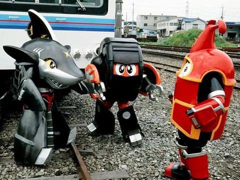 铁甲小宝可爱的样子,铁甲小宝三个铁憨憨表情包