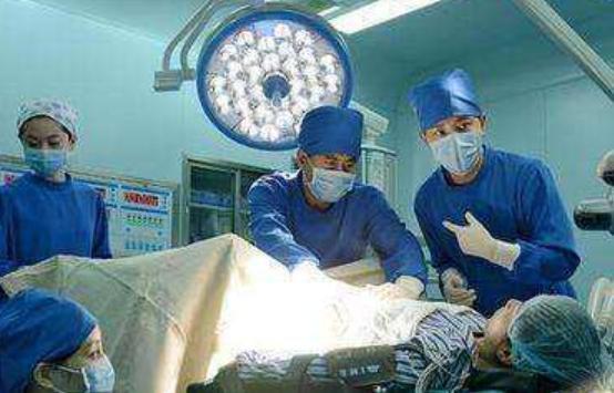 顺产没有一点尊严了,顺产无侧切的真实经历