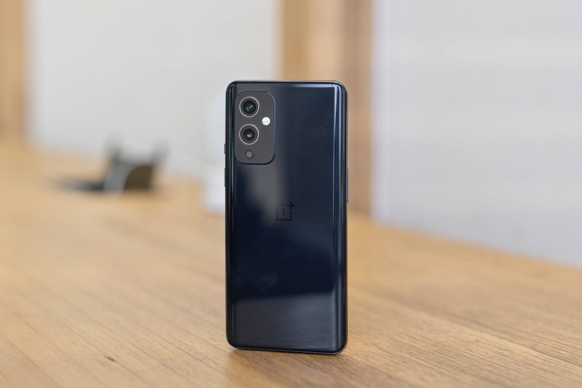 推荐一款性价比高点的旗舰机,三千左右的新手机哪款性价比高