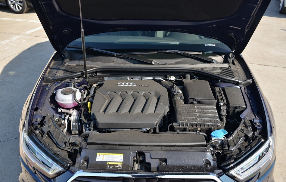 开着敞篷放大风吹,开着敞篷在海边兜风