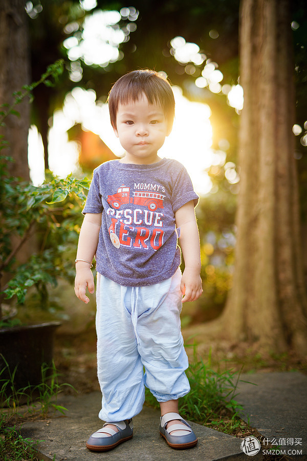 适马56mm1.4定焦镜头最短对焦距离,适马24-70f2.8镜头改变光圈效果