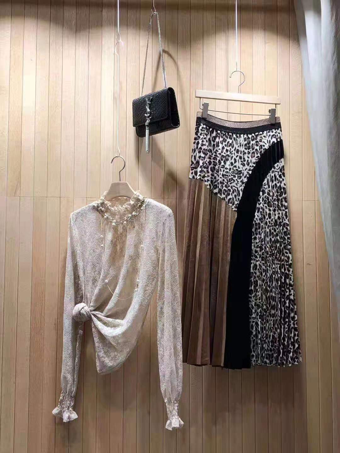 告别矮胖老，你需要选对款，韩国服装来撑场