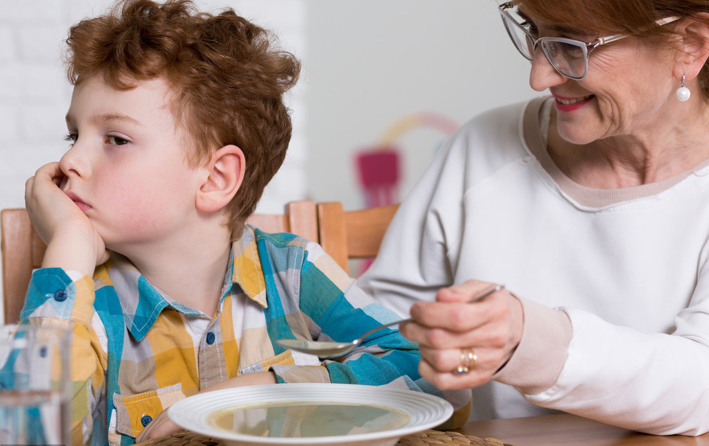 对于孩子撒谎怎么正确引导,面对撒谎的孩子有什么绝招