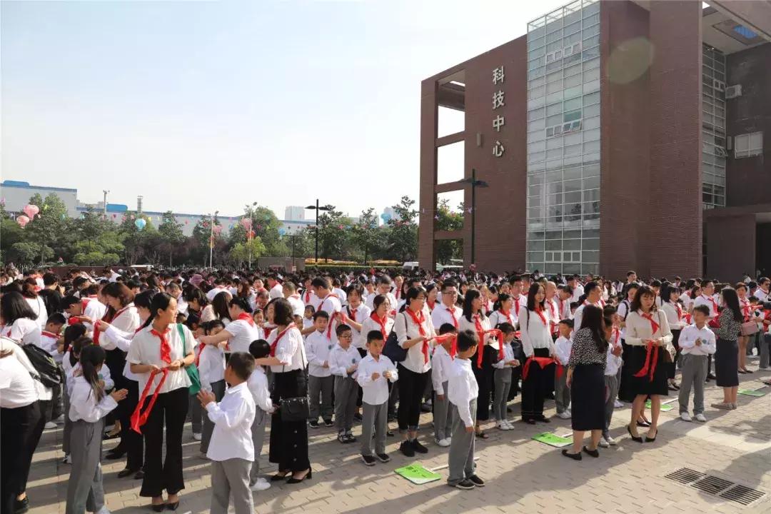 传红色精神承家国情怀,传红色精神做有志少年征文