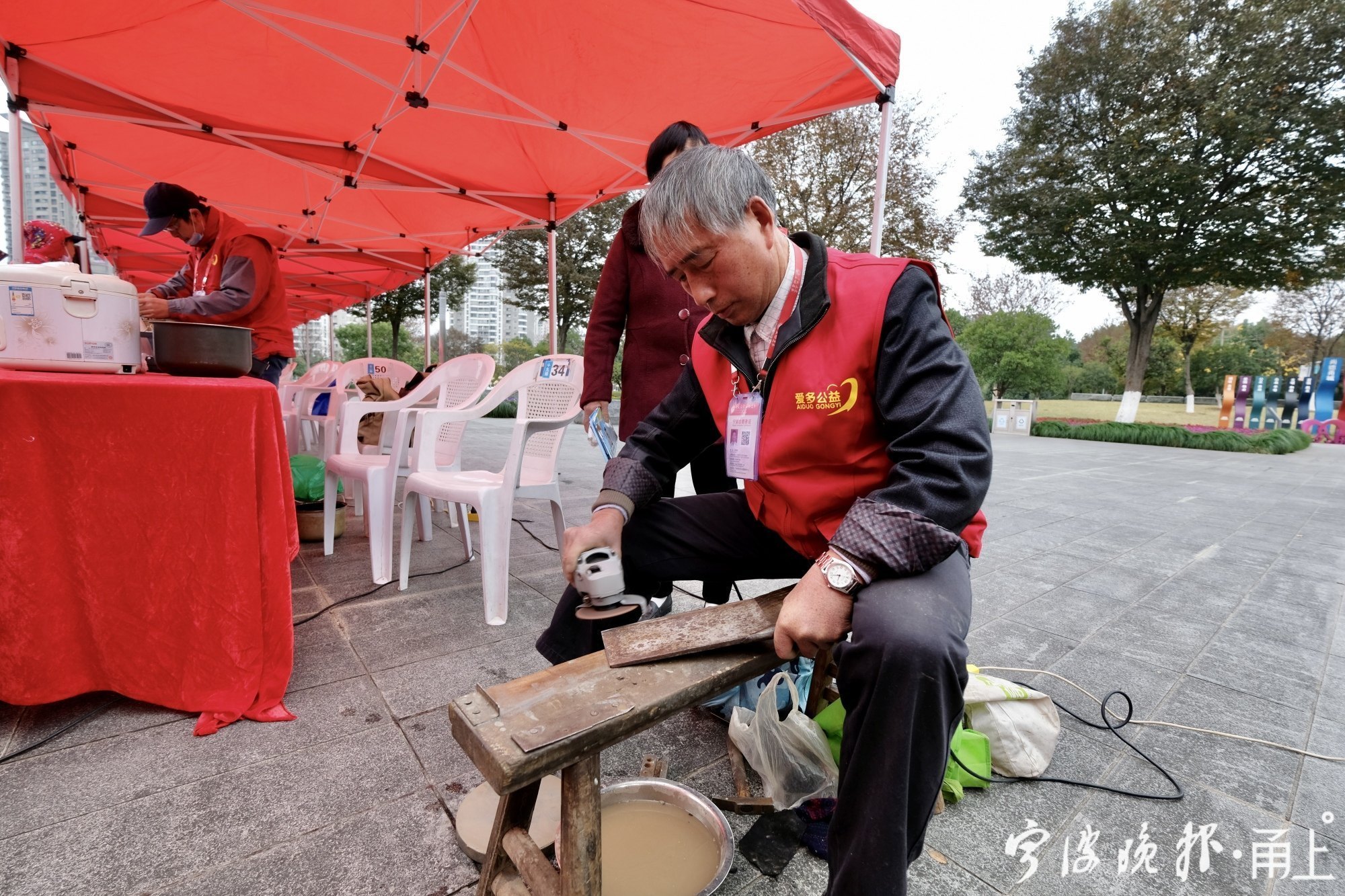 宁波志愿者被央视点赞名场面,宁波抗疫志愿者名单