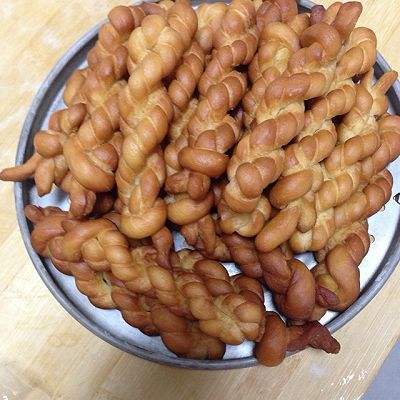 最好吃的家庭麻花做法和配方,酥脆麻花怎么做好吃呢