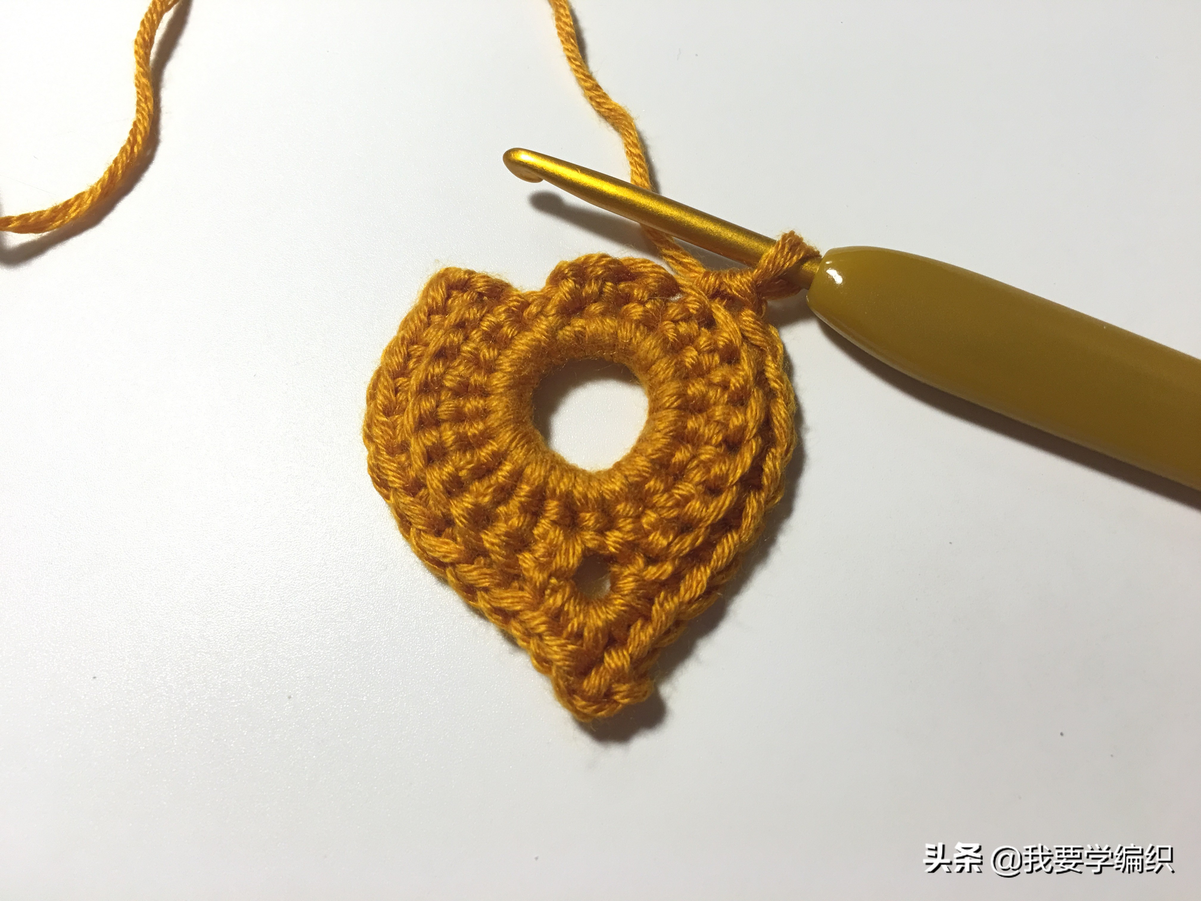 仿佛回到了过去的时光,一款浪漫的树叶书签教程,也可做成小挂饰