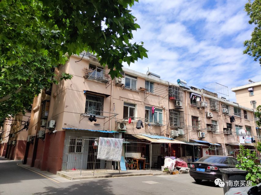 一个月卖空、有人要全包150万以下房源，城北老破小突然“爆红”