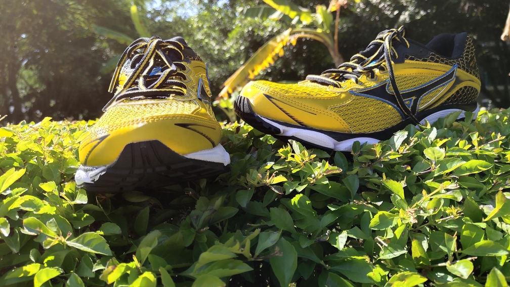 美津浓专业跑步透气减震鞋,mizuno美津浓男款吸汗速干