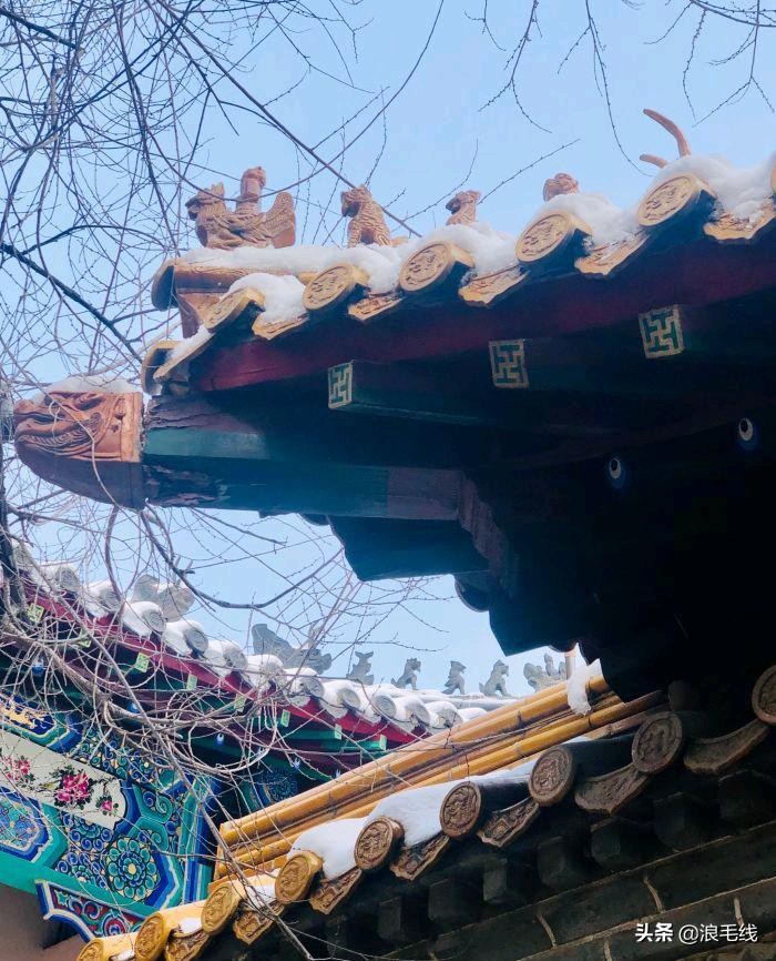 济南千佛山：名气不如趵突泉，可登顶俯泉城全景，人气火爆停车难