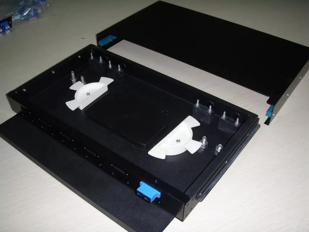 光纤跳线和光端盒法兰盘怎么连接,光纤终端盒与法兰盘区别