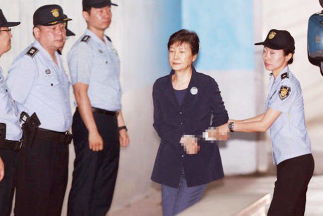 “嫁给韩国”的她入狱后现状如何?住12平米单间,4年未等到特赦