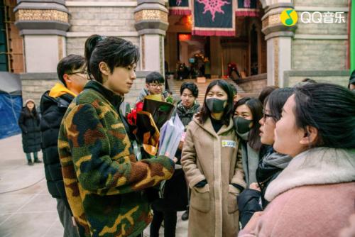 QQ音乐新春送福利，带粉丝空降《将夜2》拍摄现场