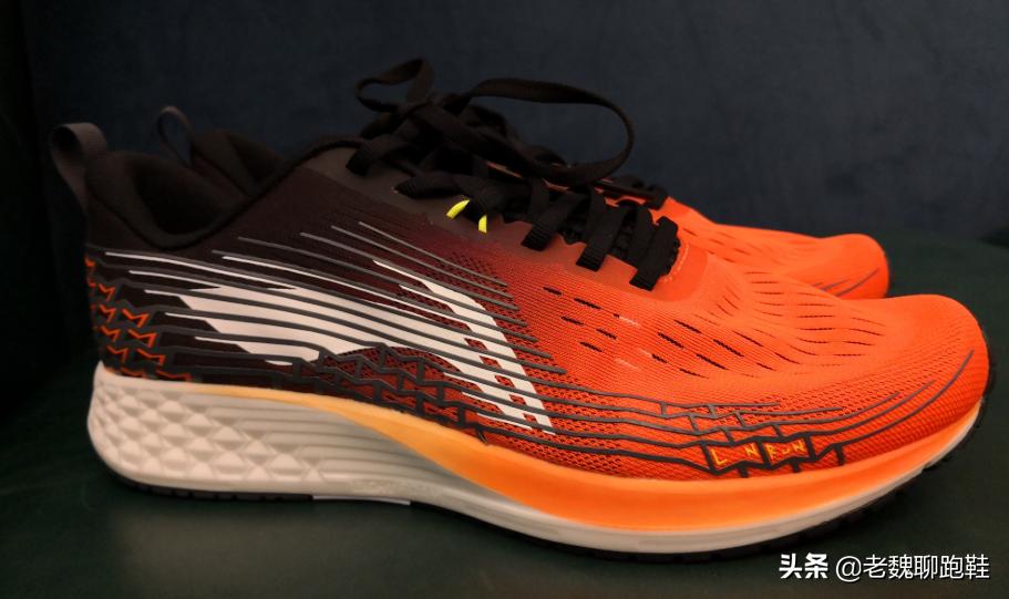 平价跑鞋学生党100-200,安踏适合跑800米的平价跑鞋