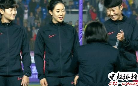 女裁判金裕贞孙雯合影,世界杯孙雯比赛视频