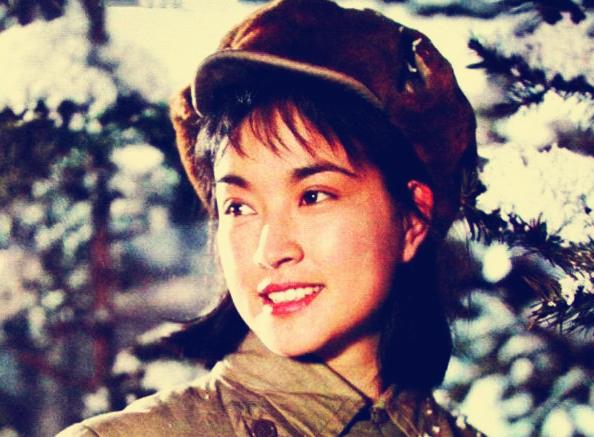 刘晓庆与同母异父妹妹相伴60年,刘晓庆与妹妹相伴60年