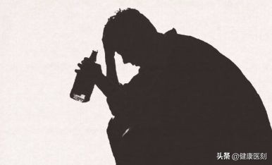 粑粑颜色是深褐色的是什么原因,绿色粑粑是癌症吗