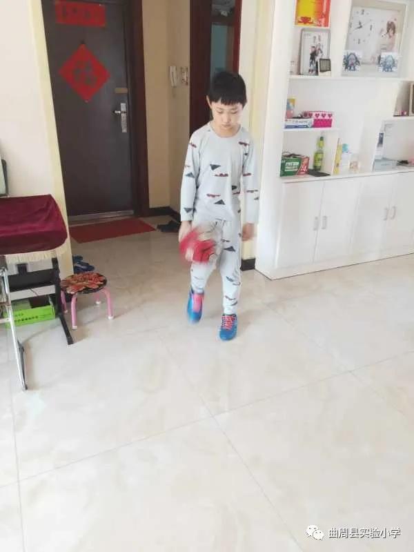 【曲周动起来】“疫”刻不放松！创意冰壶、网络足球齐上场