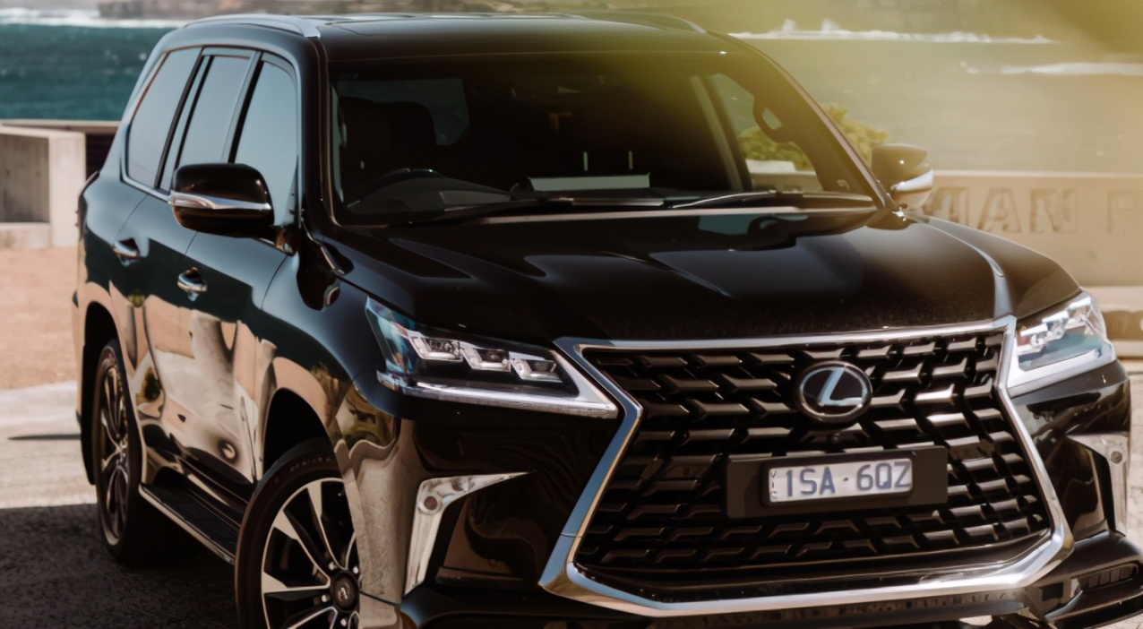 lx570雷克萨斯巅峰限量款,雷克萨斯lx570吊打路虎