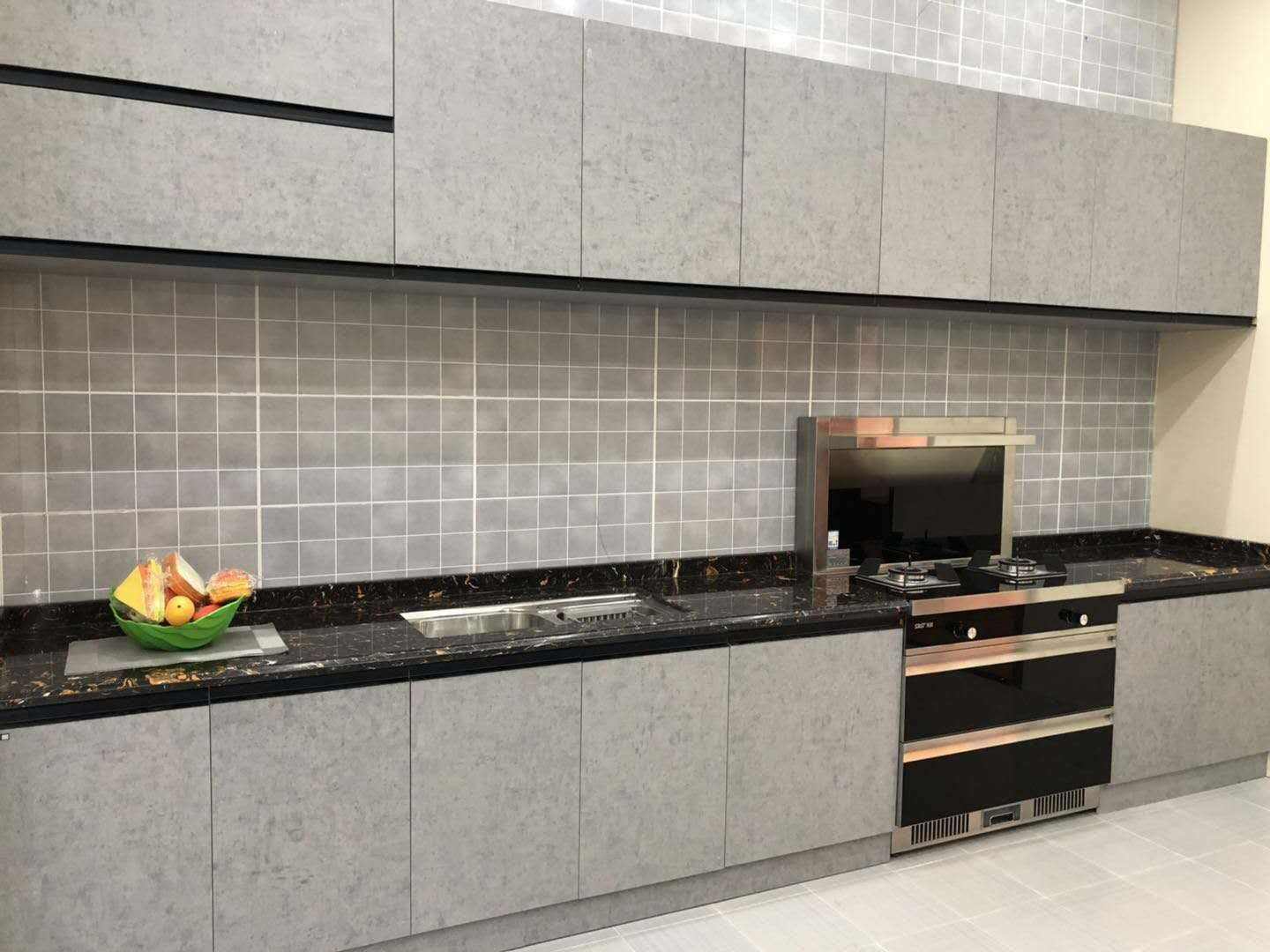 全铝橱柜和不锈钢哪个好,全铝橱柜背面用什么材料