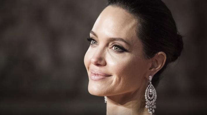 安吉丽娜朱莉颜值巅峰的电影,安吉丽娜朱莉演过最好看的电影