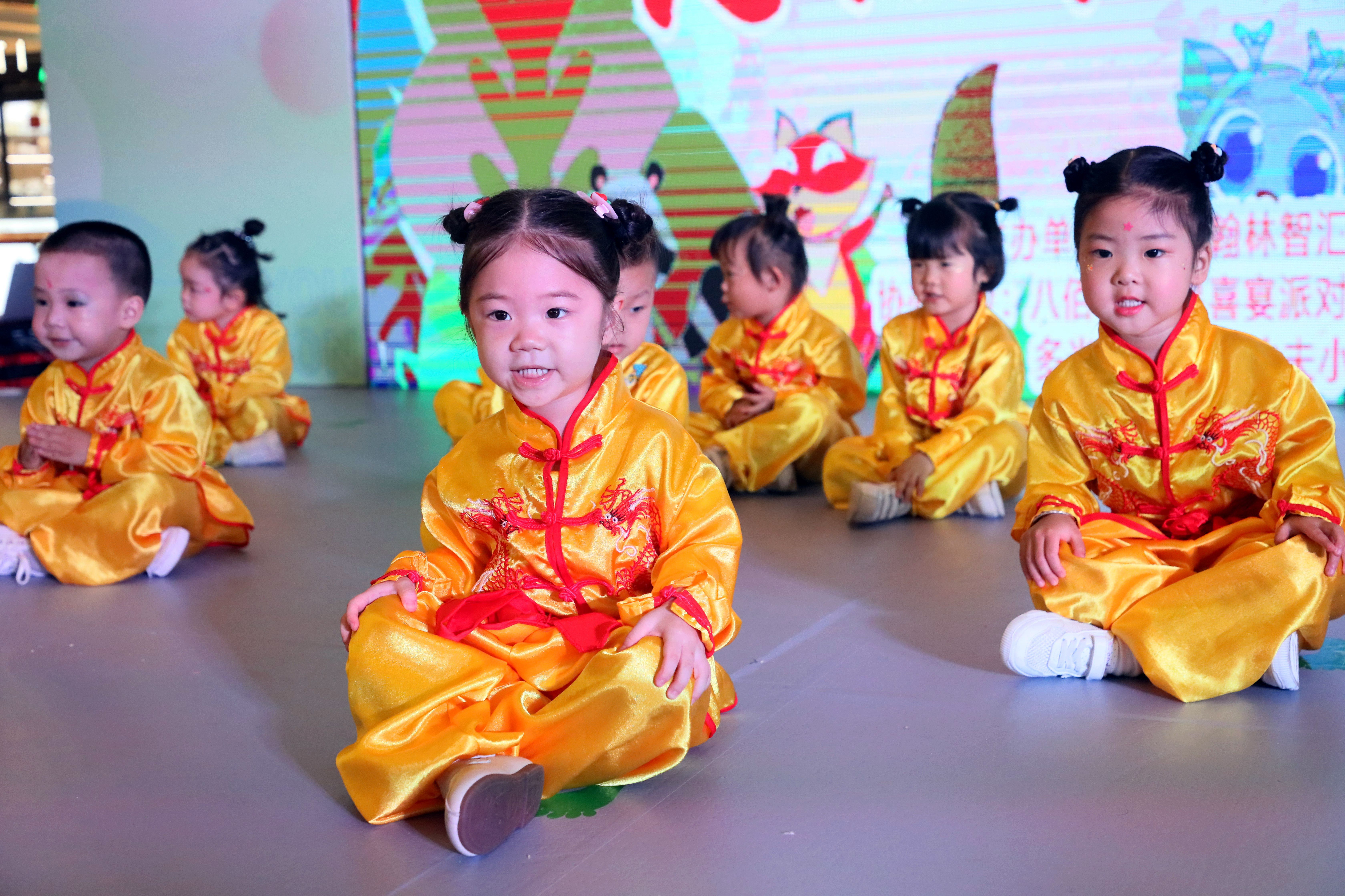 安徽芜湖:定格最美的时光!“智汇有你,多姿多彩”升学典礼举办