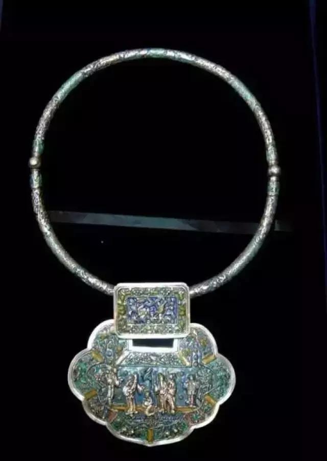 古代女人的首饰,古代女子的首饰描写