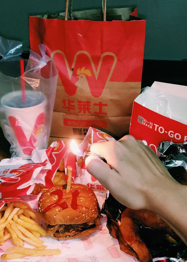 最美好的年纪活成了最糟糕的自己,在最好的年纪里过着最悲哀的生活