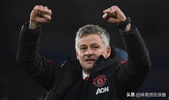 这才是“铁粉”！曼联2018-2019赛季中期阵型打法和现状的分析