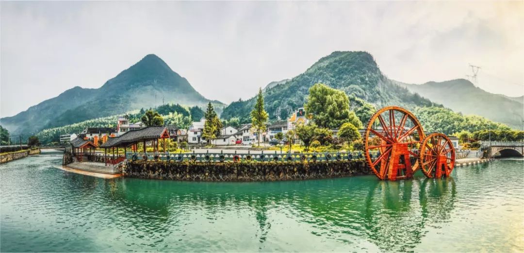 吐鲁番的葡萄熟了的景色,吐鲁番的葡萄熟了美丽的风景