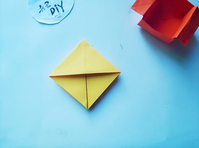 纸箱折纸恐龙全身的方法,简单纸箱做坦克折纸教程