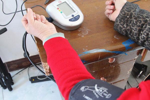 血压140低压100算高血压要吃药吗,刚得了高血压怎么吃药没效果